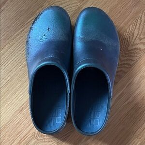 Metallic Blue green dansko clog 40